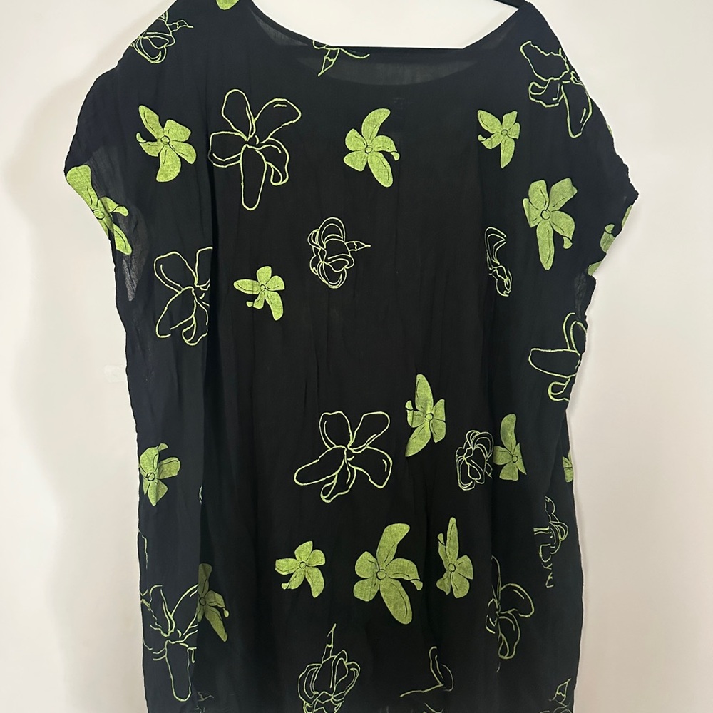 Kealopiko All Aloha Black Green Top
